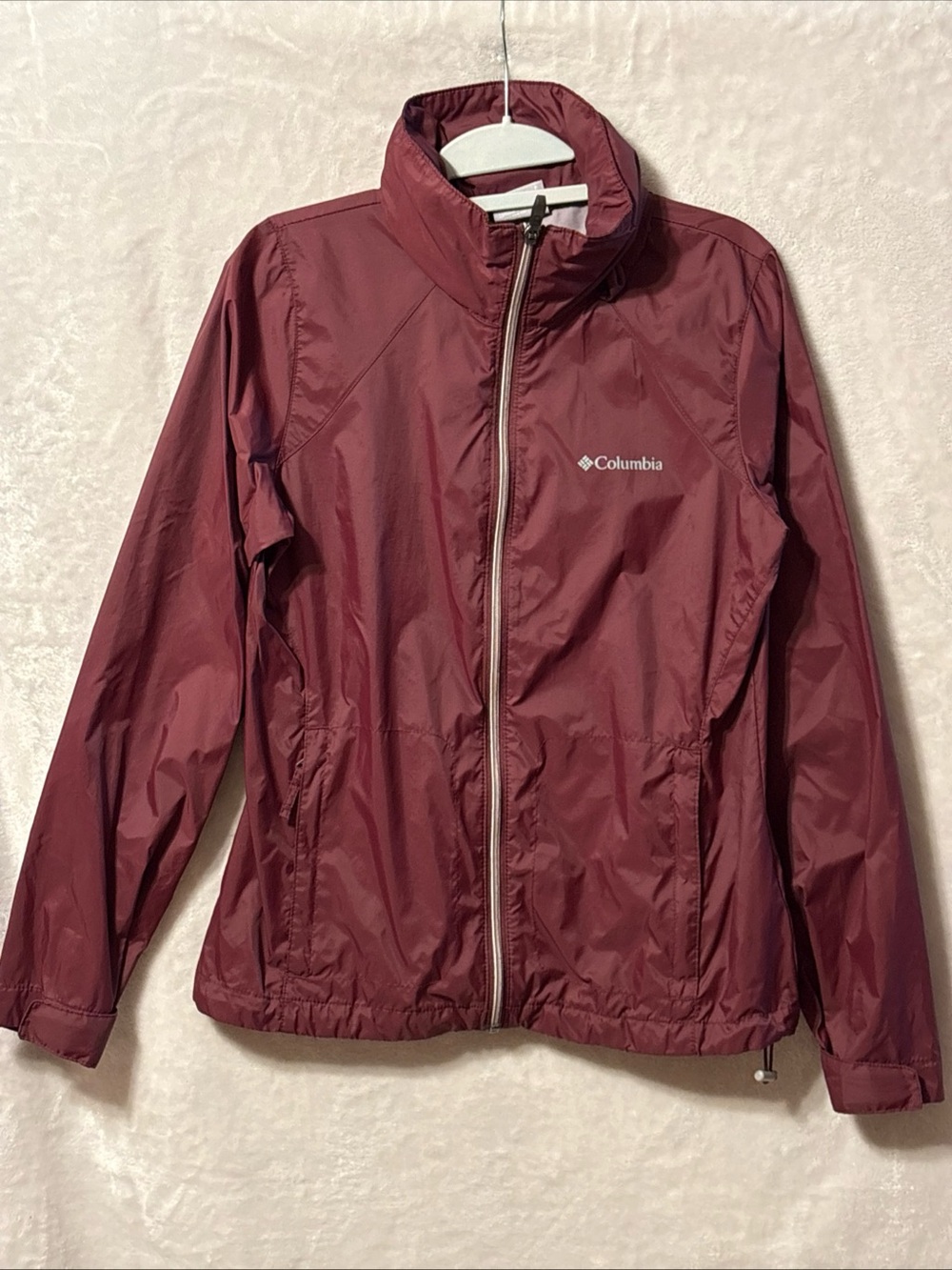 Columbia Women’s Maroon Lightweight rain Jacket